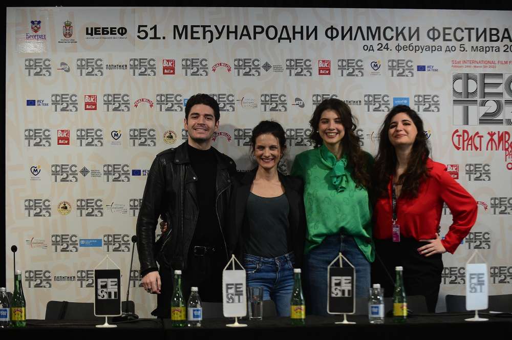 FILMOVI „ČUVAM TE“ MIMI VLAOVIĆ I „TROJE“ PETRA PAŠIĆA PREMIJENO NA 51. FEST-U 